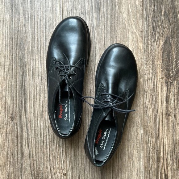 Propet Black Leather Elite Walkers | 7.5 - Picture 9 of 9